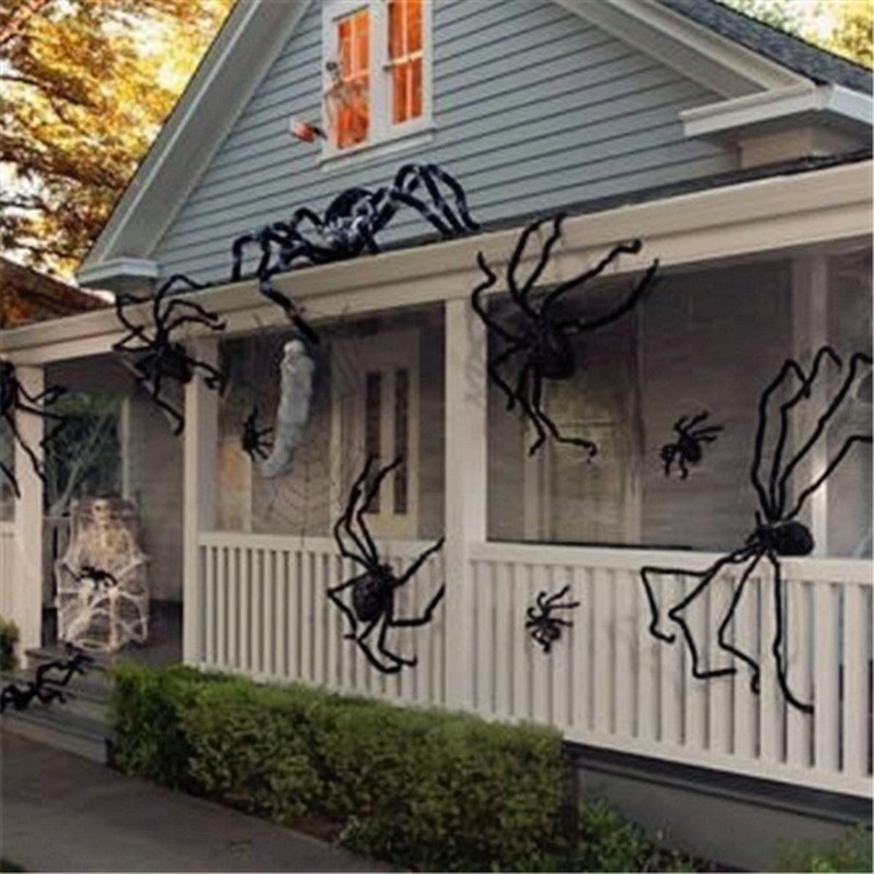 Spider Halloween Decor in different sizes