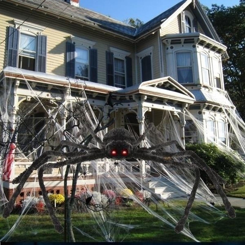 Spider Halloween Decor in different sizes