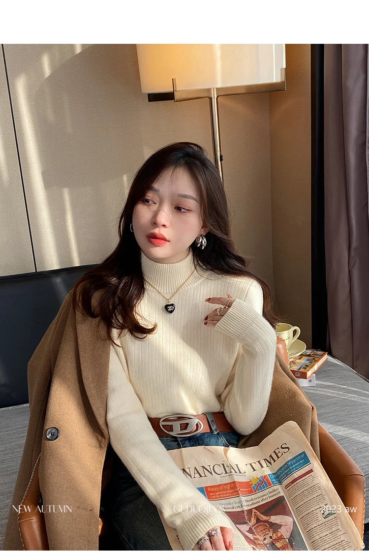 Turtleneck Sweater with Velvet Lining Turtleneck Sweater with Velvet Lining